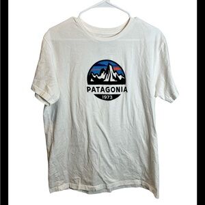 Patagonia Basic White Organic Cotton Graphic Tshirt Size Large Slim Fit